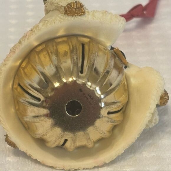 Hallmark Keepsake Kris Jingle Santa Bell Ornament 2004 in Original Box - Picture 3 of 6